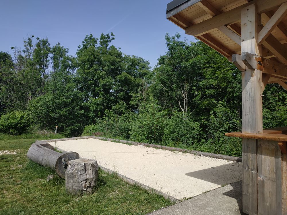 Terrain de pétanque au Cleyat